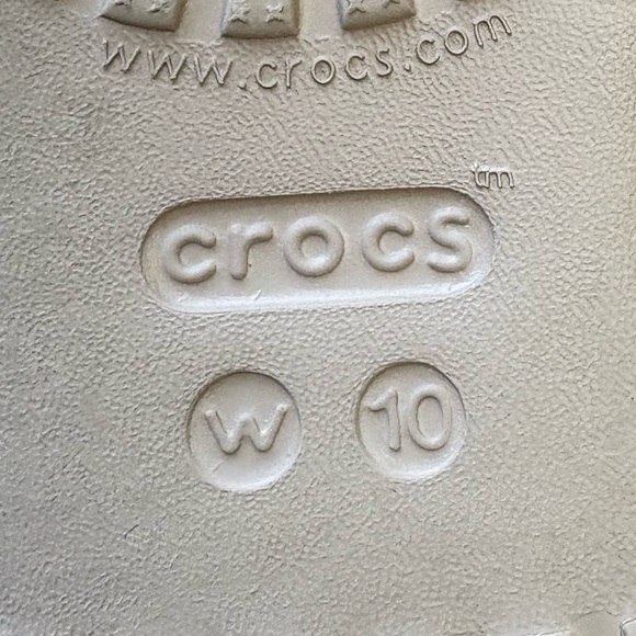 Crocs-women’s 10 Kadee II Leopard Printed Flip Flop Sandals. Excellent preowned! - Picture 7 of 10